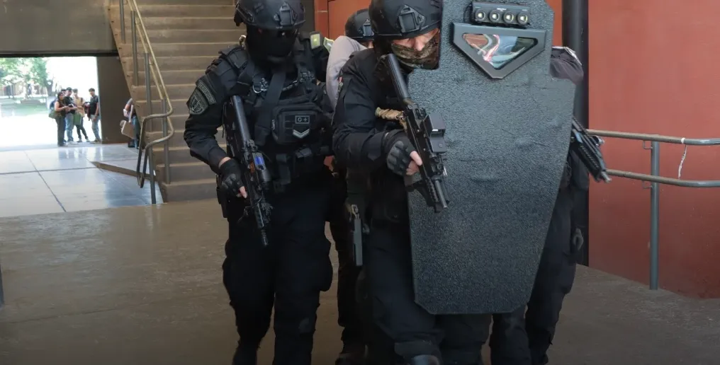 UNT toma de rehehnes