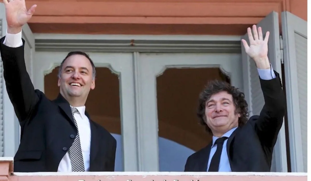 Manuel Adorni y Javier Milei