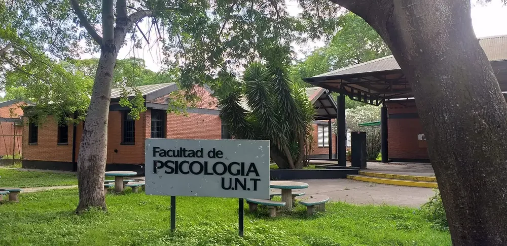 facultad de psicología unt